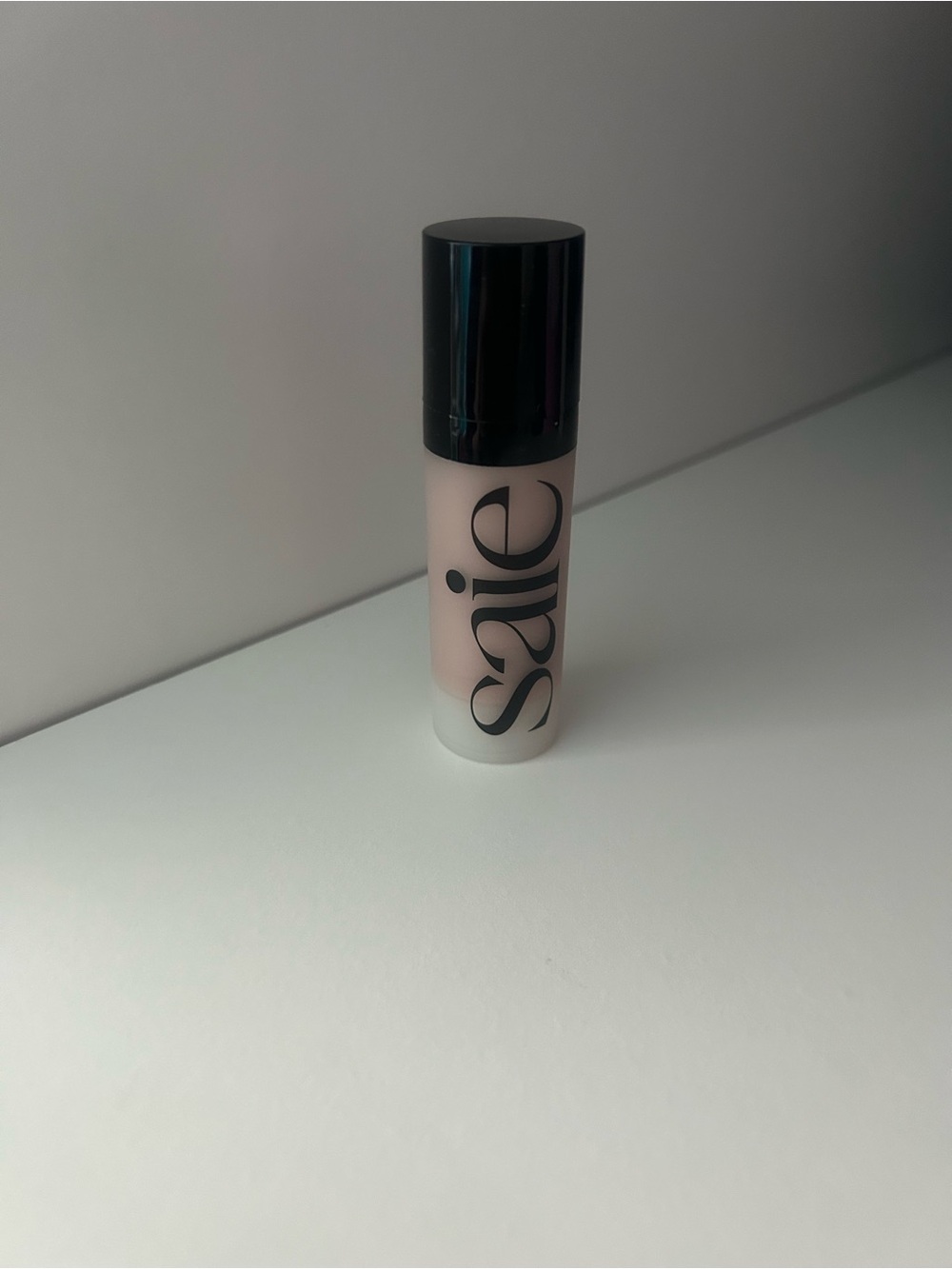 New Saie Glowy Supergel Multipurpose Illuminator in Rose Gold 15ml